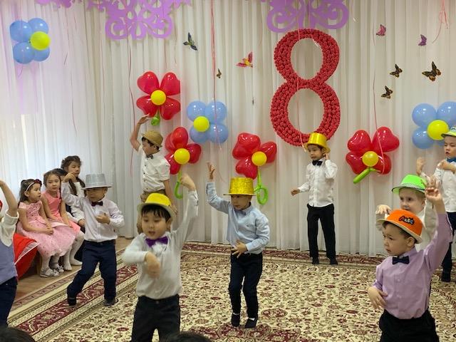 Утренник посвященный Международному Женскому Дню 8 марта